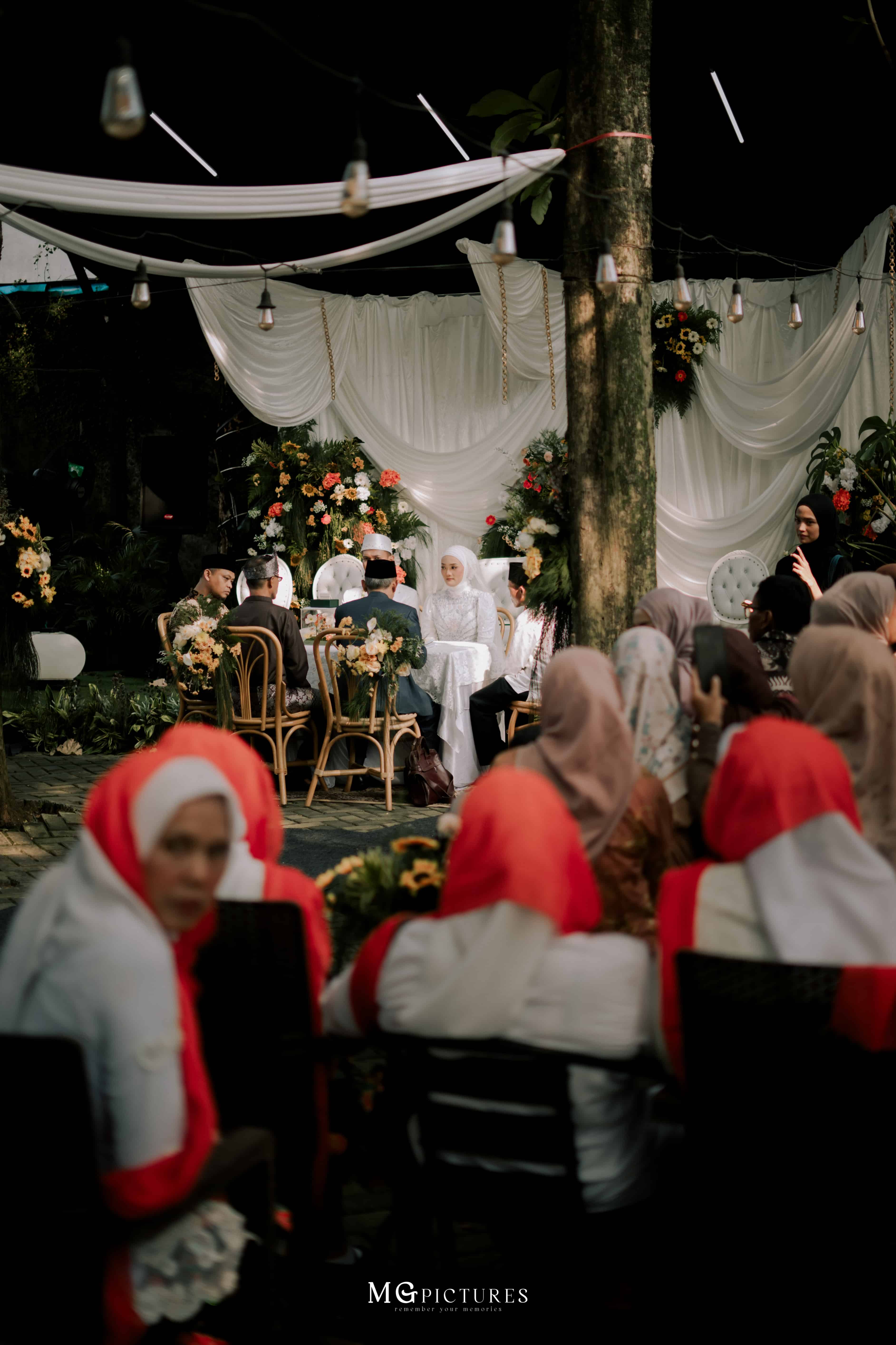 Momen pernikahan yang diabadikan oleh MG Pictures