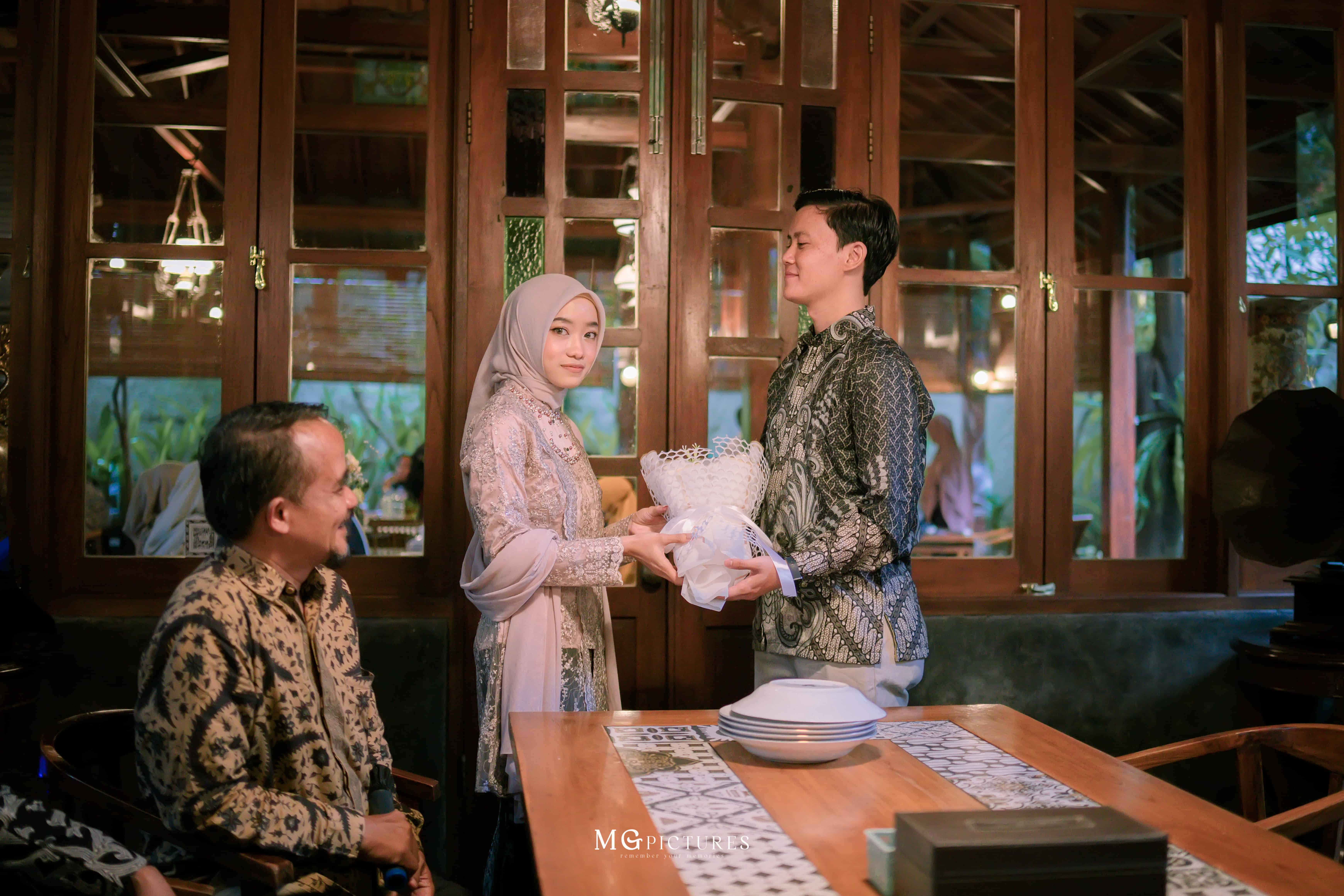 Engagement Mutiara dan Hanif